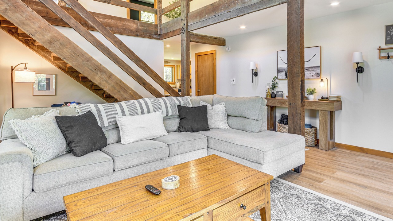 Photo of Livingroom in Eden