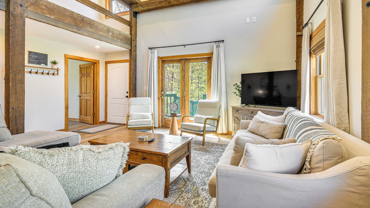 Photo of Livingroom in Eden
