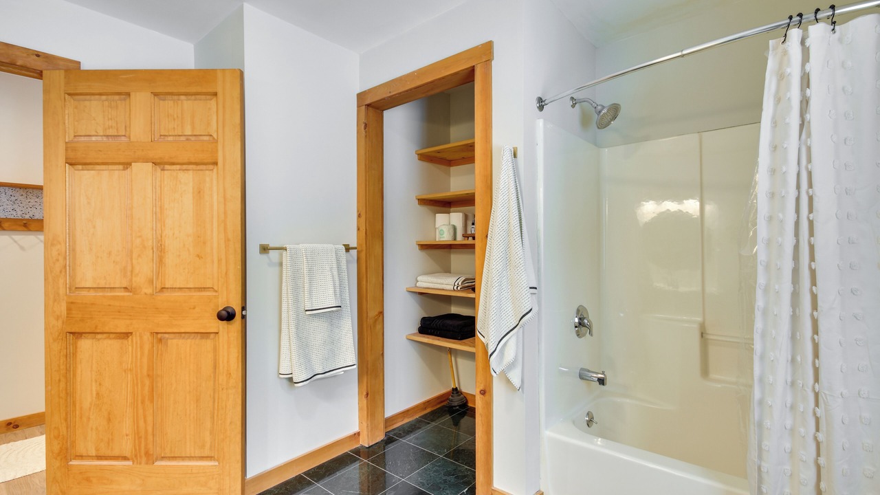 Photo of Bathroom in Eden