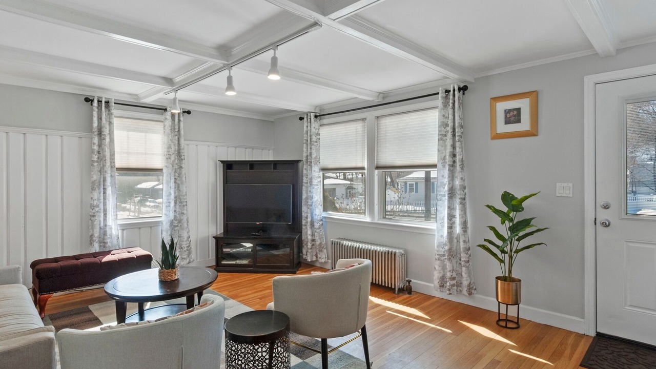 Photo of Livingroom in Methuen
