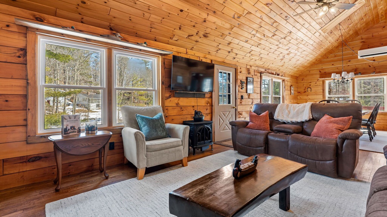 Photo of Livingroom in Barnstead