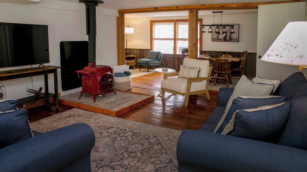 Photo of Livingroom in Hammondsport