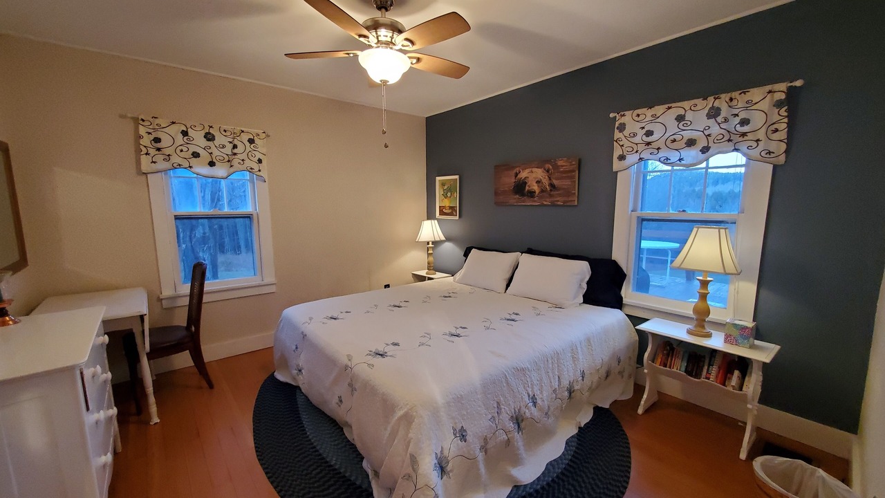 Photo of Bedroom in Roxbury