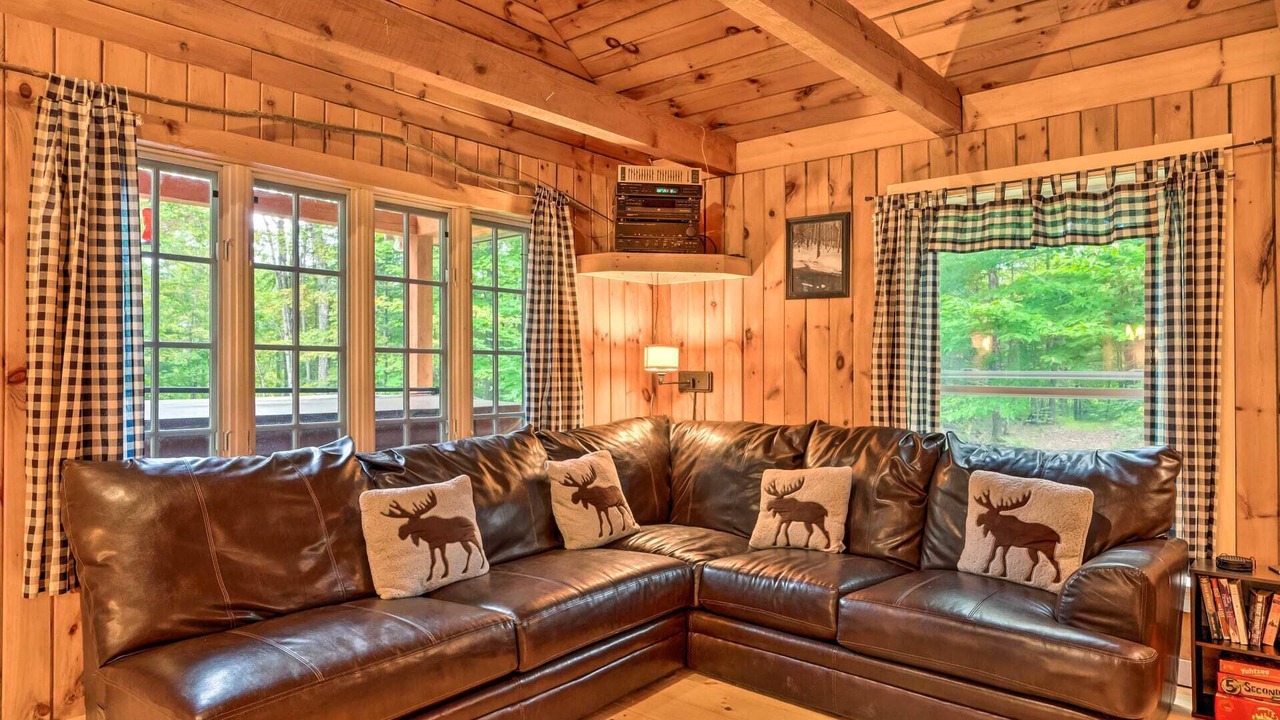 Photo of Livingroom in Victory