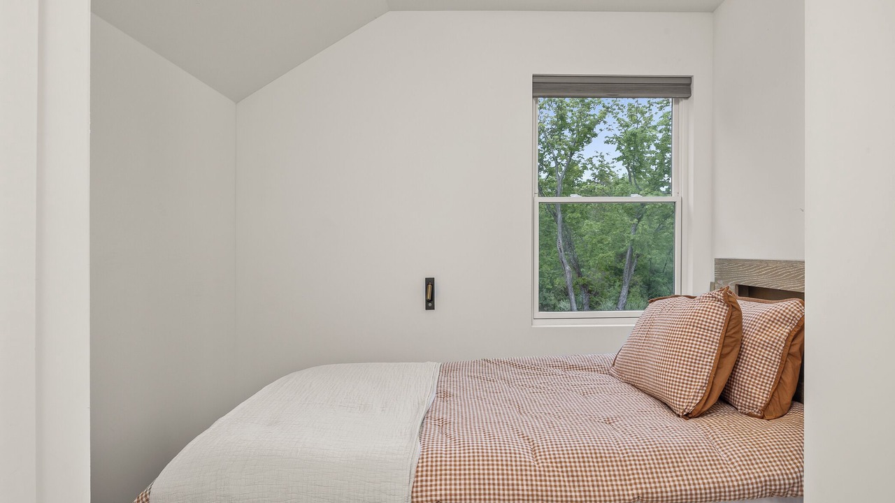 Photo of Bedroom in Freehold
