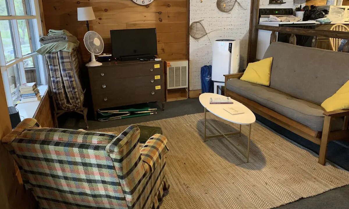 Photo of Livingroom in Town of Macomb
