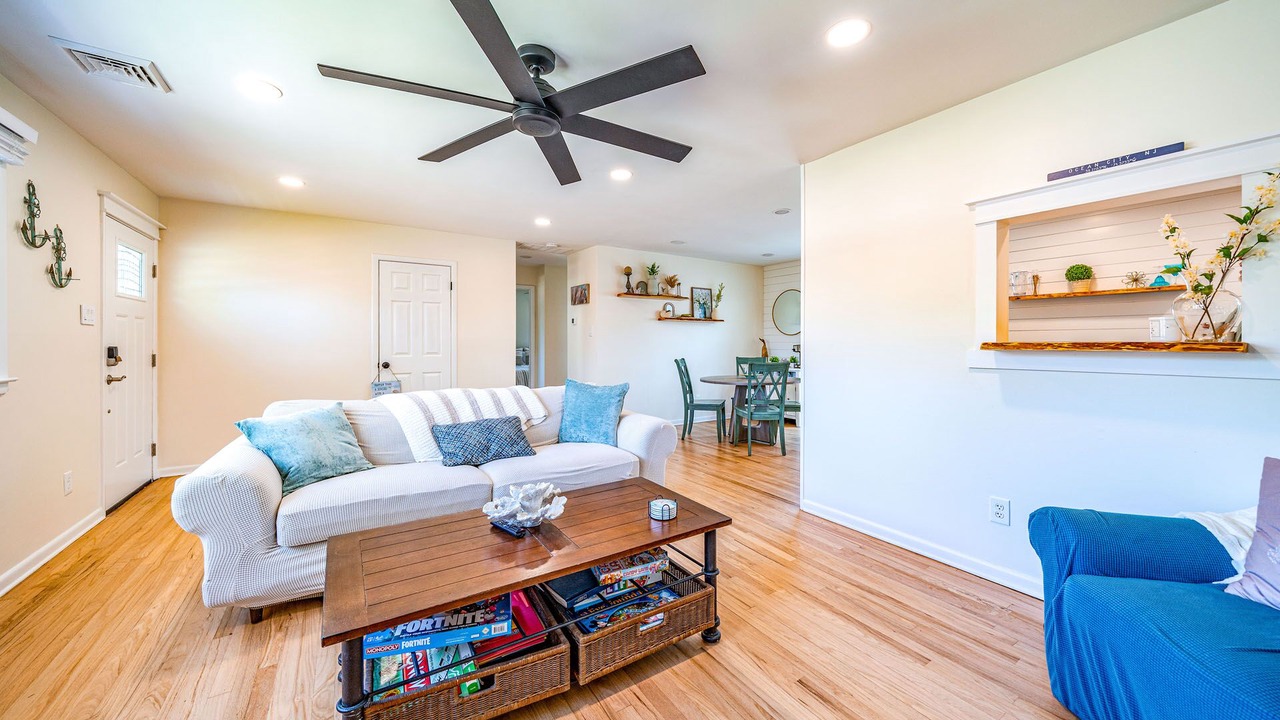 Photo of Livingroom in Somers Point