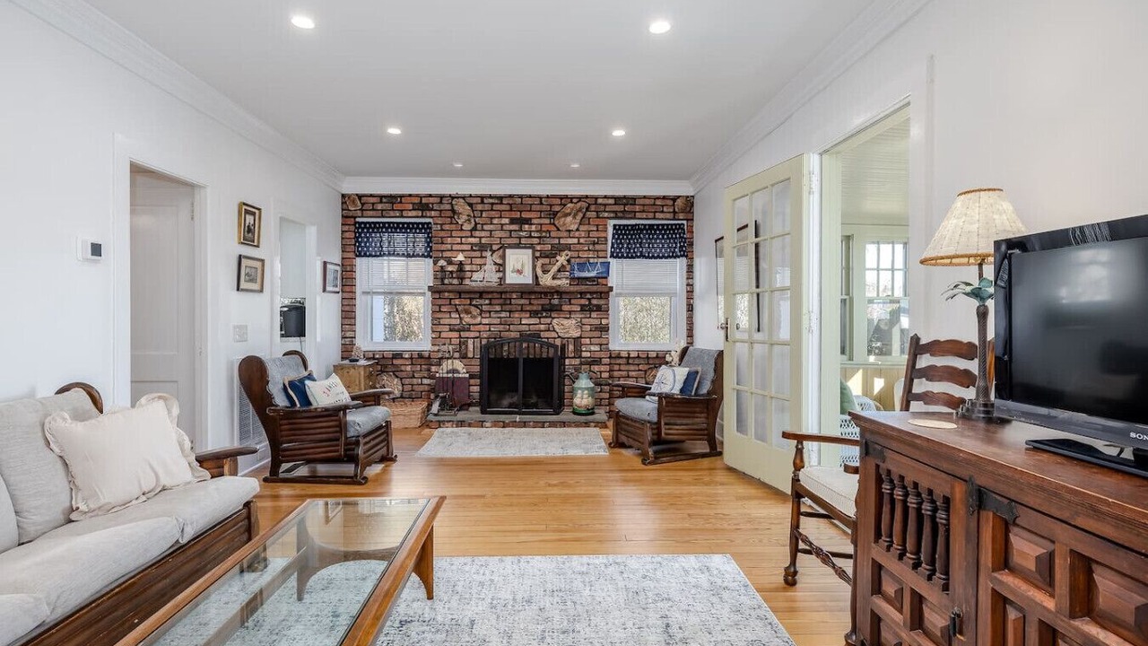 Photo of Livingroom in Jamesport