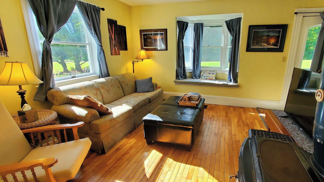 Photo of Livingroom in Jay
