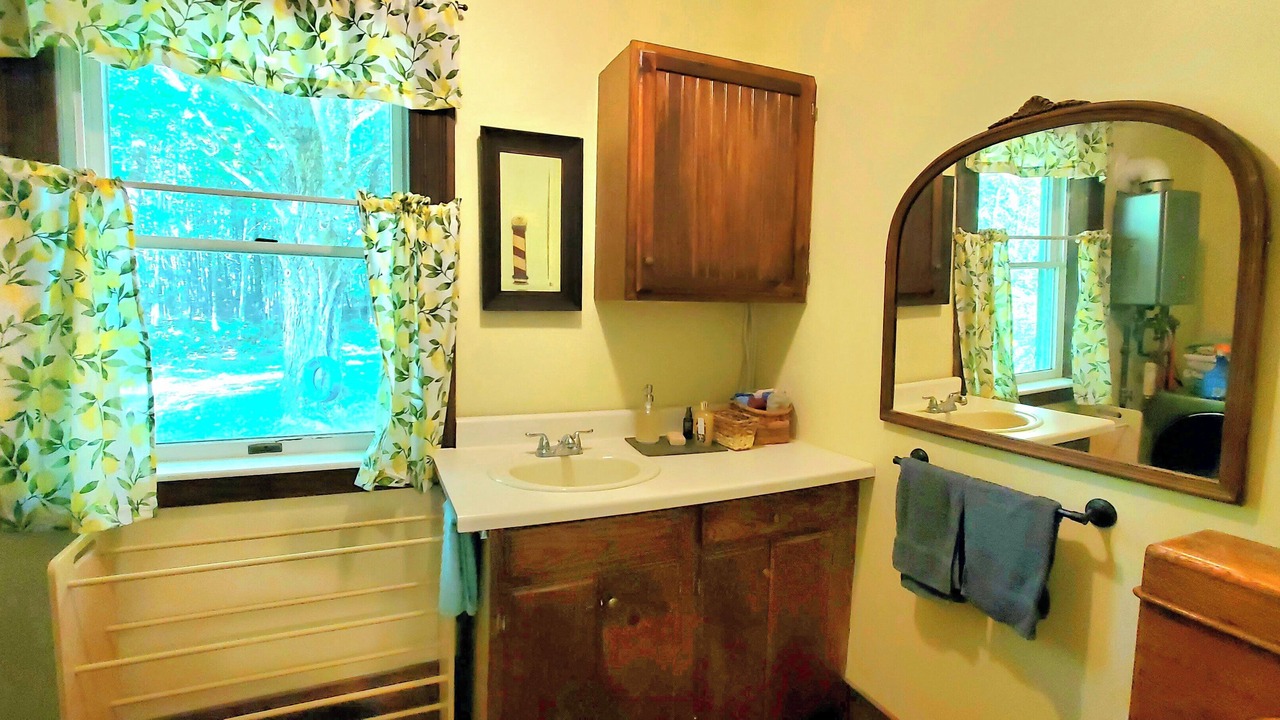 Photo of Bathroom in Jay