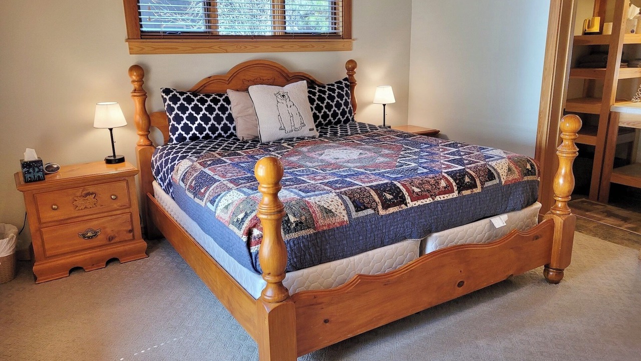 Photo of Bedroom in Mazama
