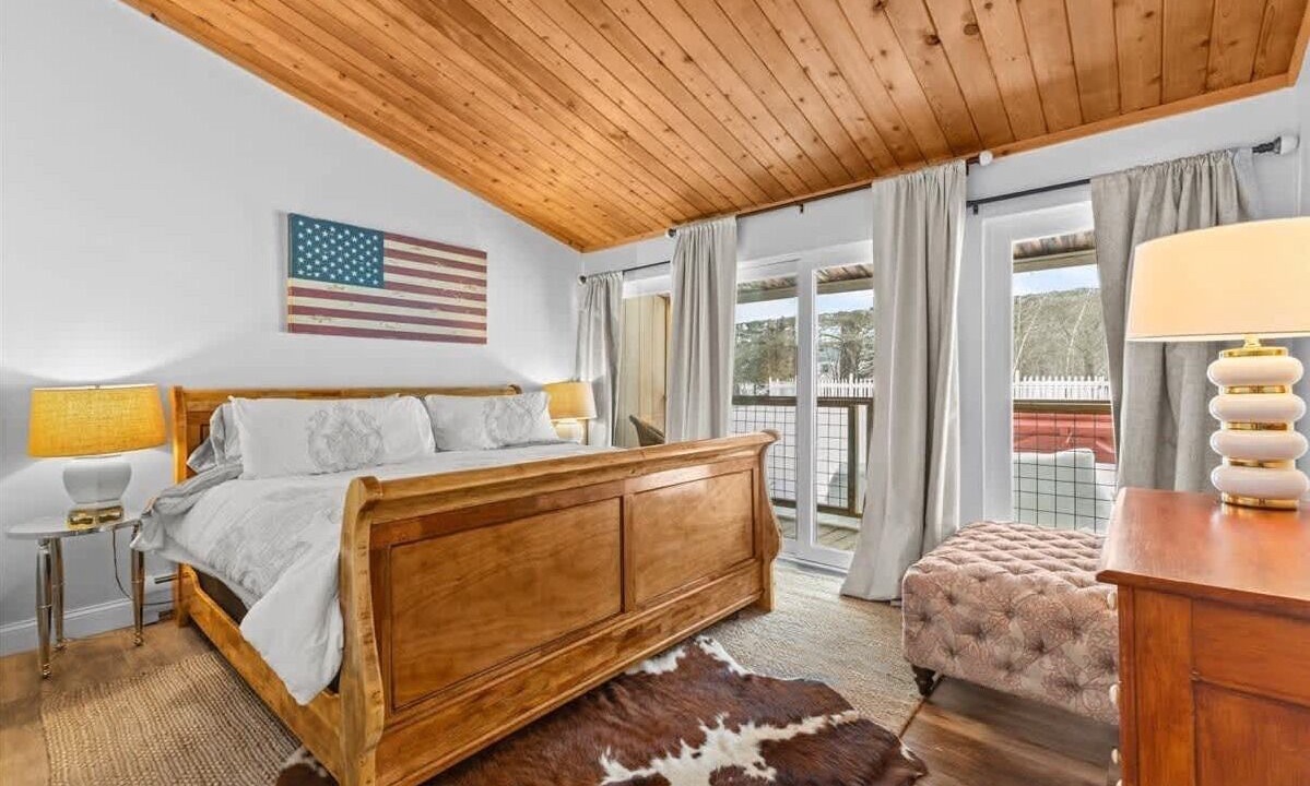 Photo of Bedroom in Stowe Area