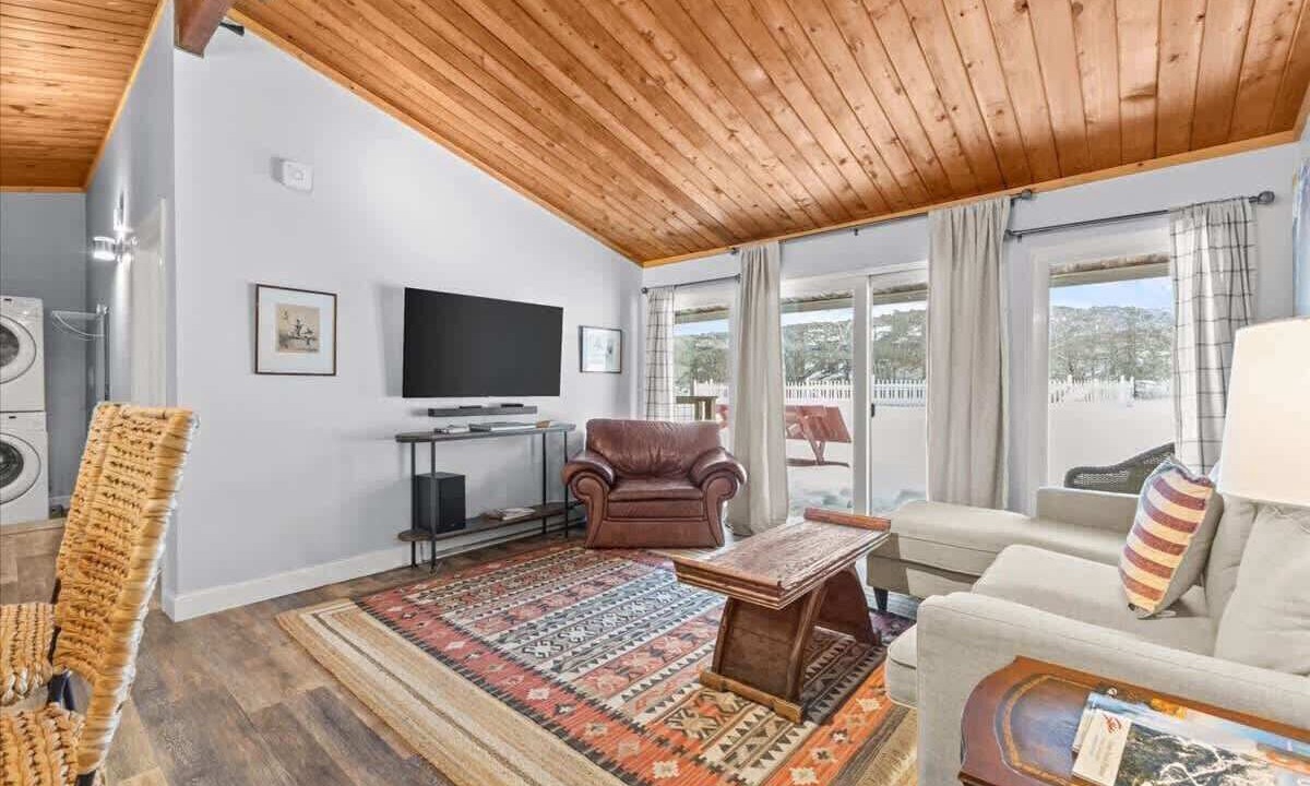 Photo of Livingroom in Stowe Area