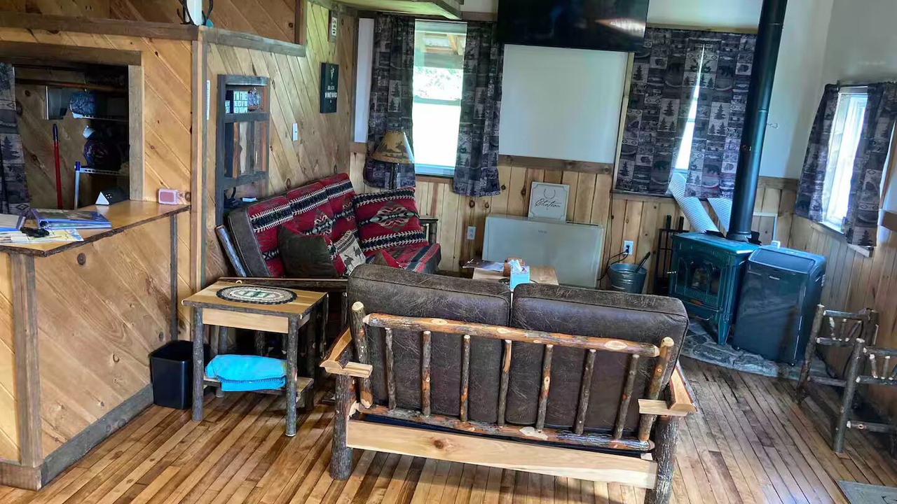 Photo of Livingroom in Port Kent