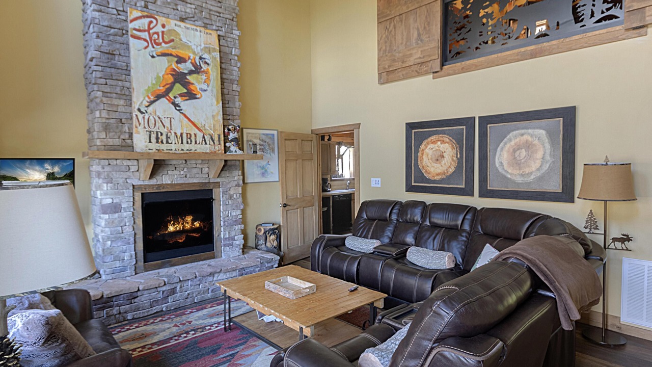 Photo of Livingroom in Snowshoe