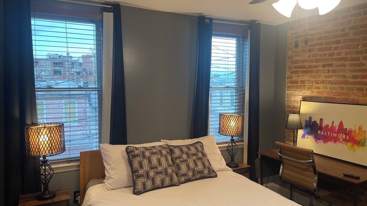 Photo of Bedroom in Greektown