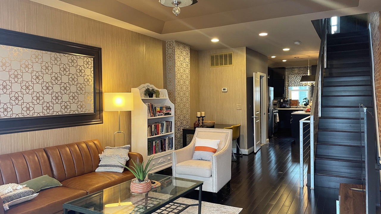 Photo of Livingroom in Greektown