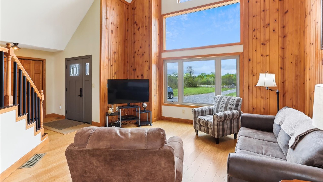 Photo of Livingroom in Davis