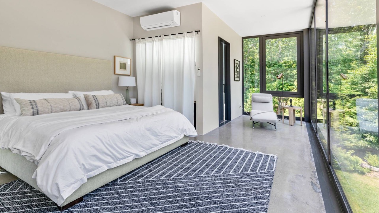 Photo of Bedroom in Springs