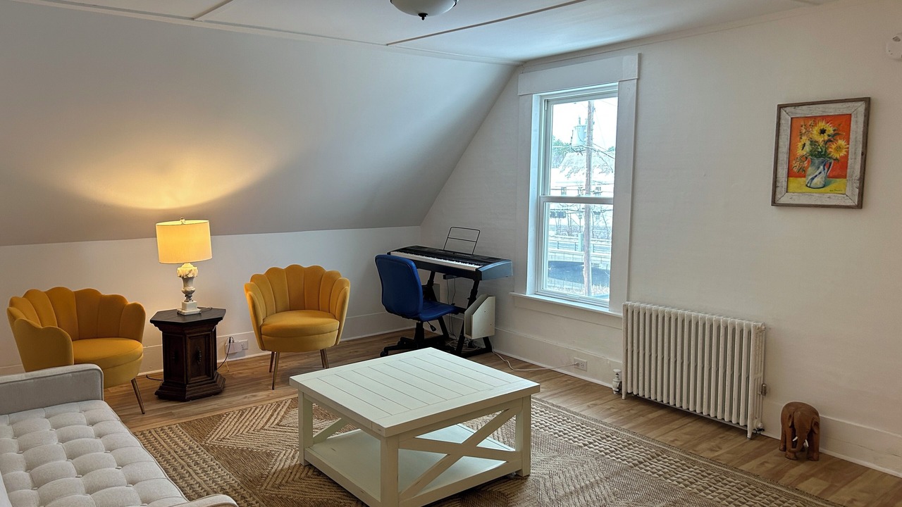 Photo of Livingroom in Sunapee