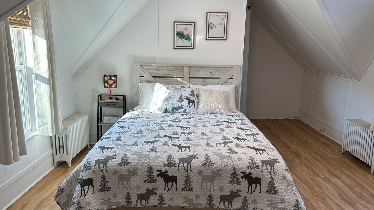 Photo of Bedroom in Sunapee
