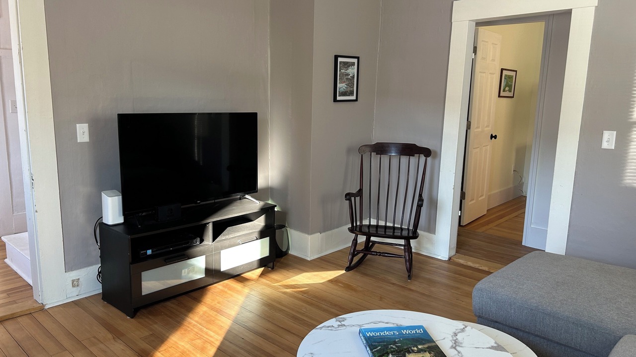 Photo of Livingroom in Sunapee