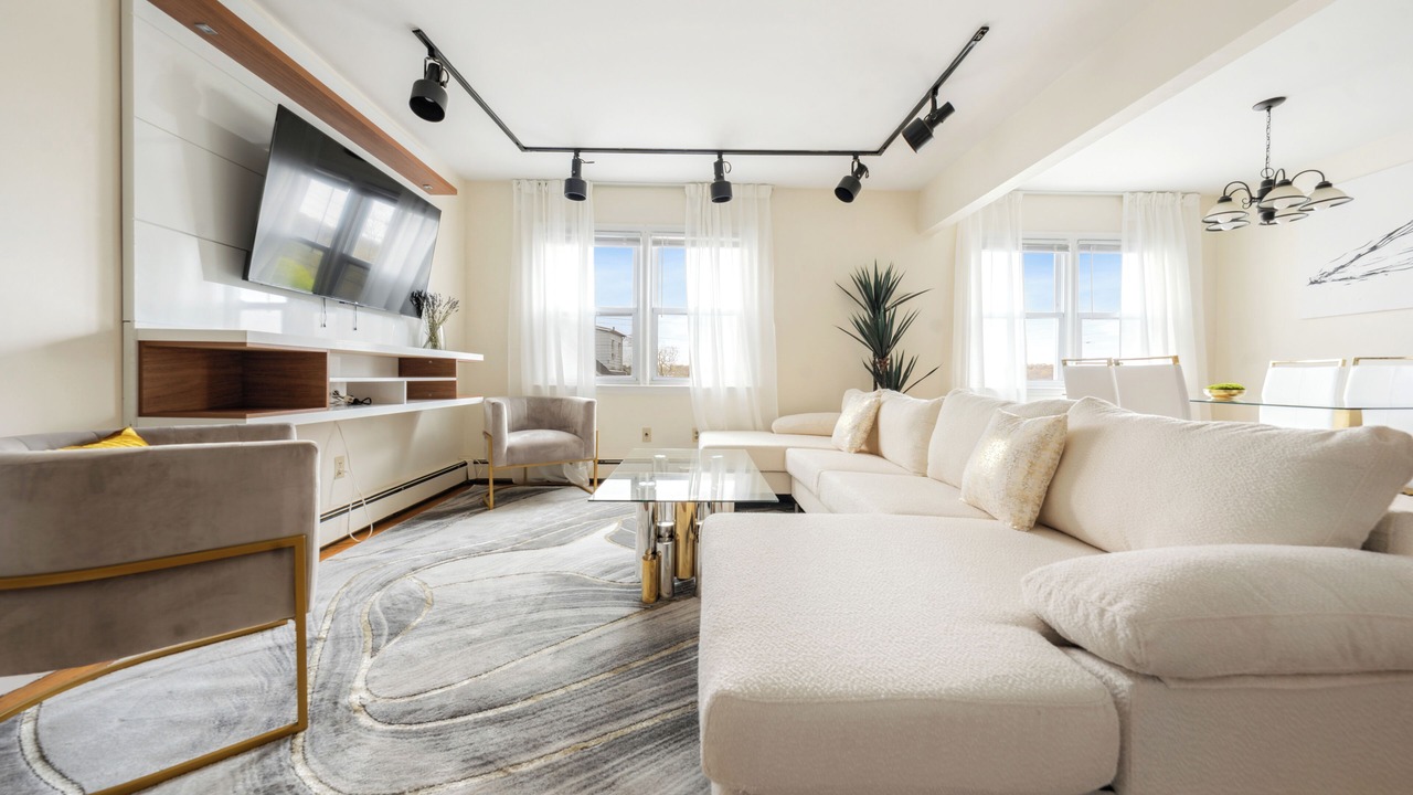 Photo of Livingroom in Southeast Yonkers