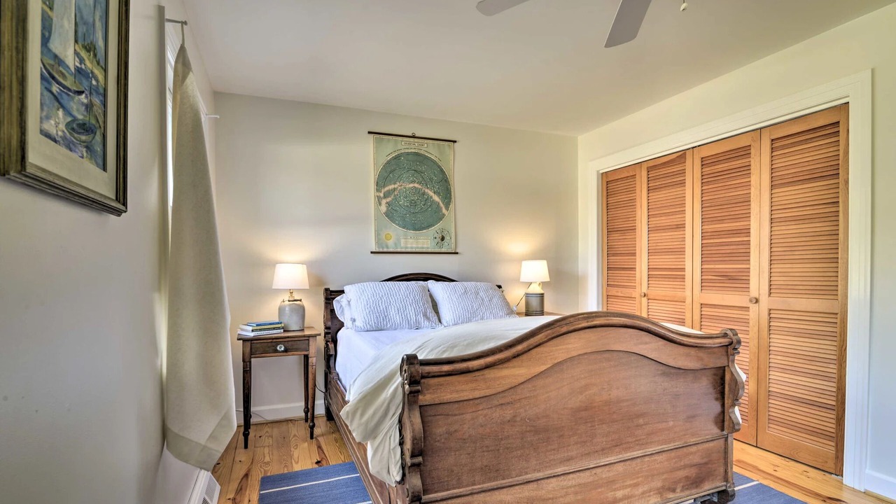 Photo of Bedroom in Deltaville