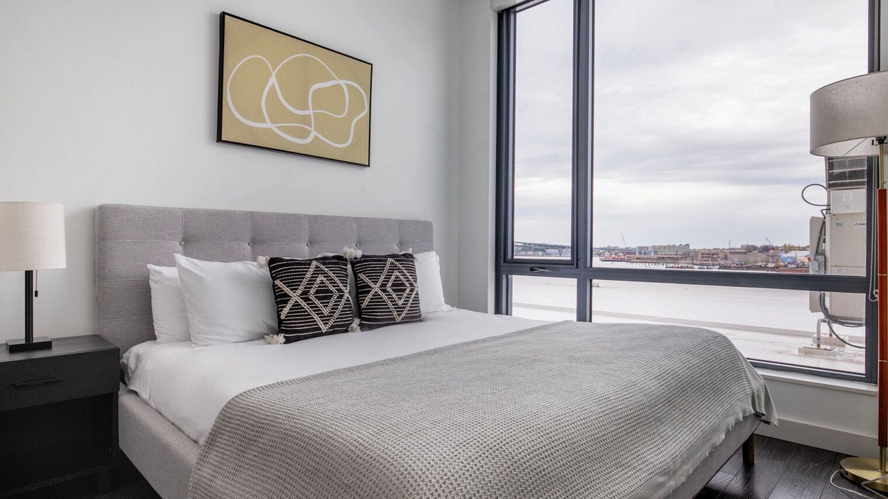 Photo of Bedroom in Central-Maverick Square - Paris Street