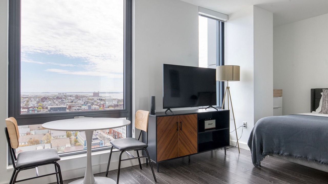 Photo of Bedroom in Central-Maverick Square - Paris Street