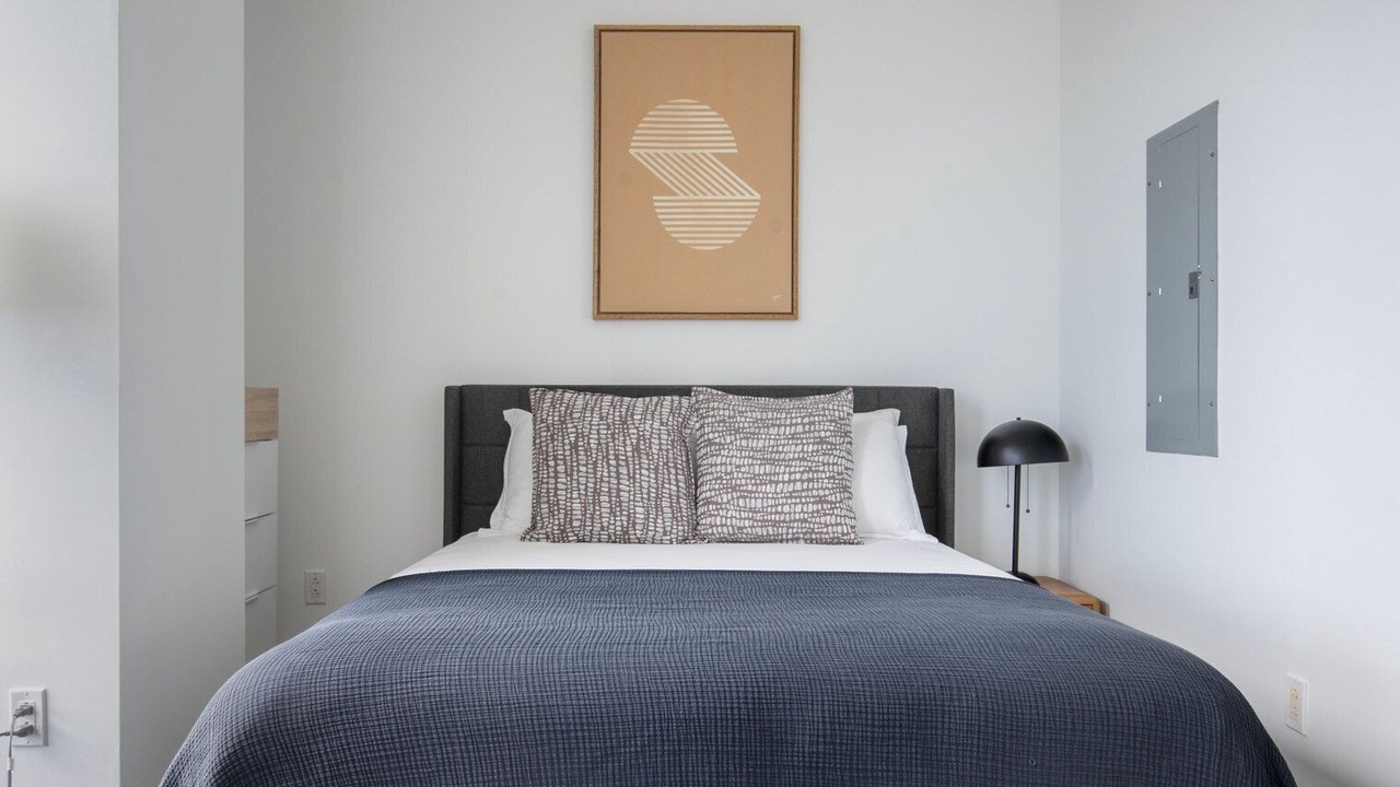 Photo of Bedroom in Central-Maverick Square - Paris Street