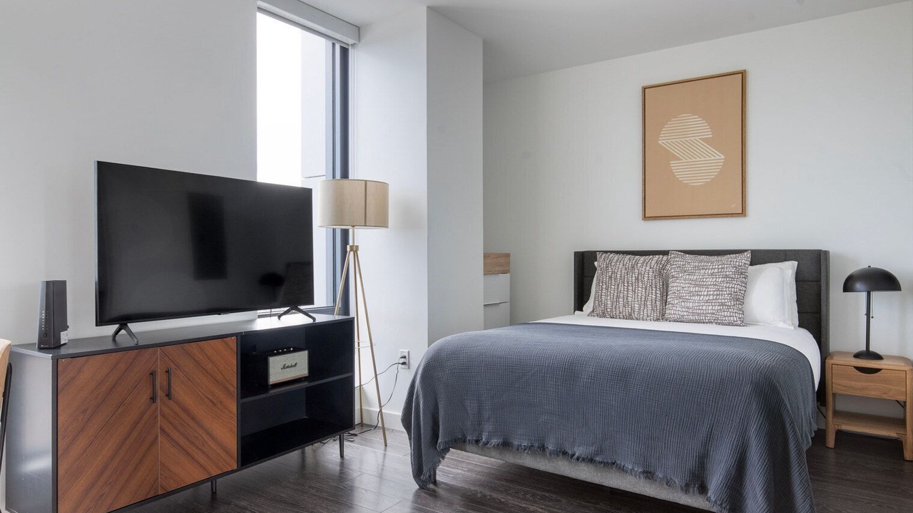 Photo of Bedroom in Central-Maverick Square - Paris Street