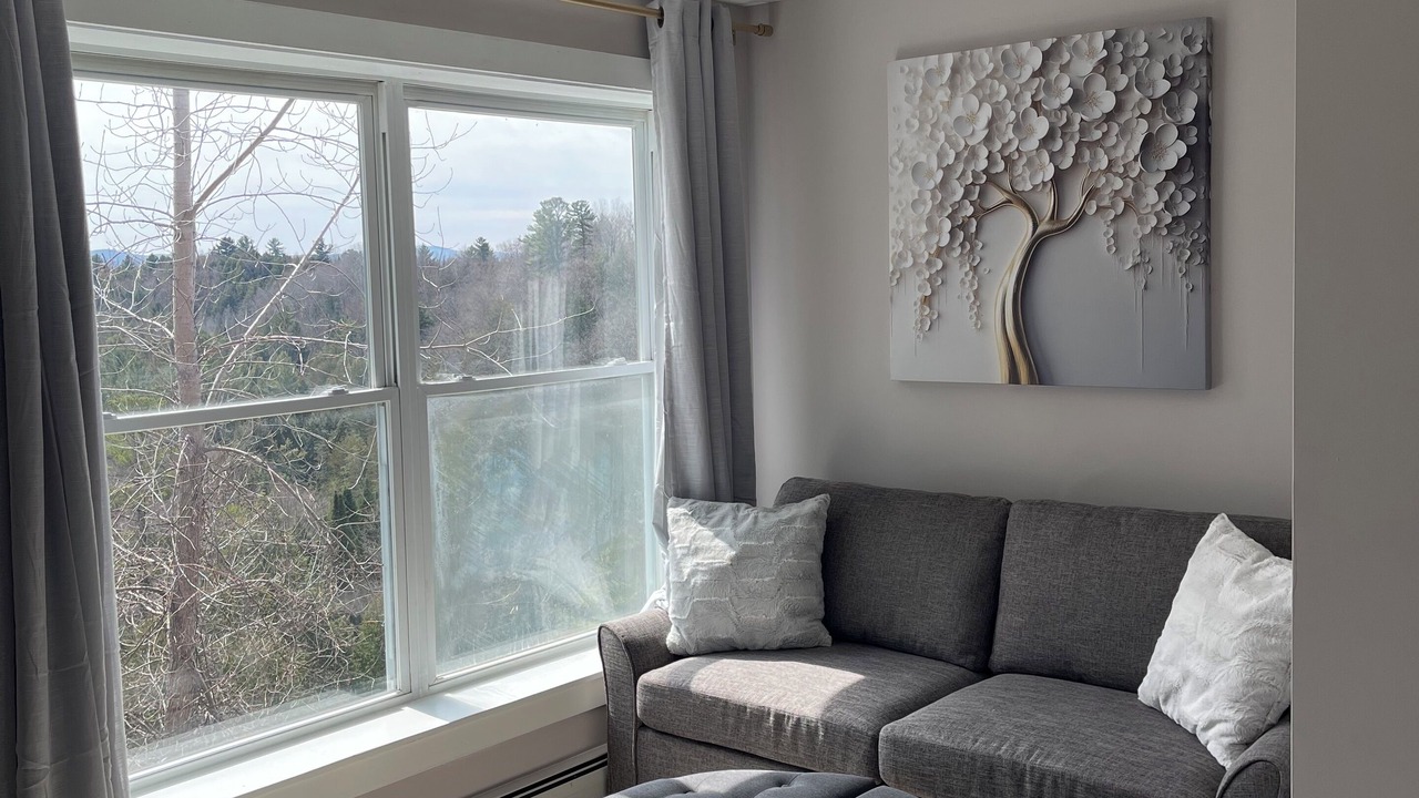 Photo of Livingroom in Derby Center