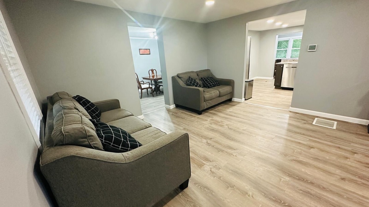 Photo of Livingroom in Mayfield