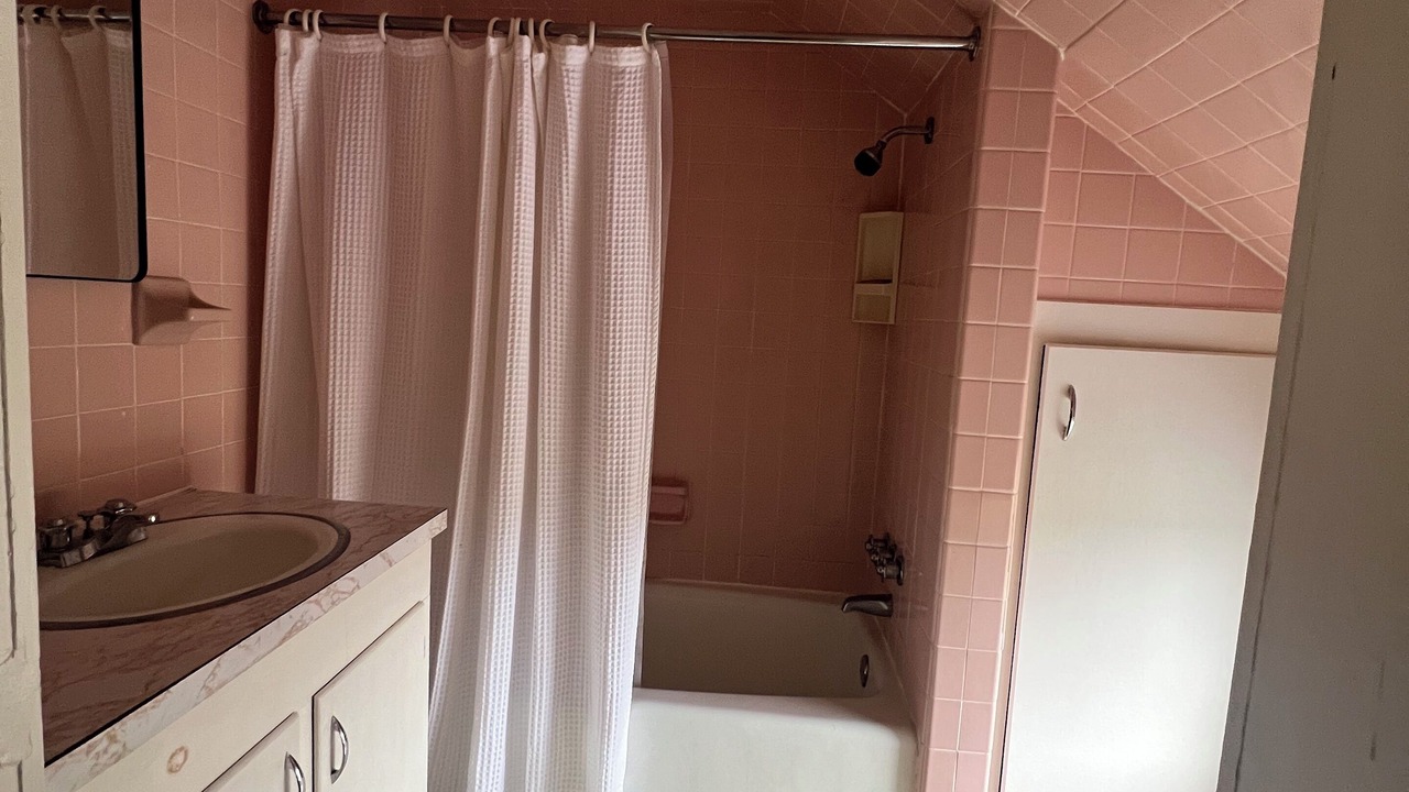 Photo of Bathroom in Peaks