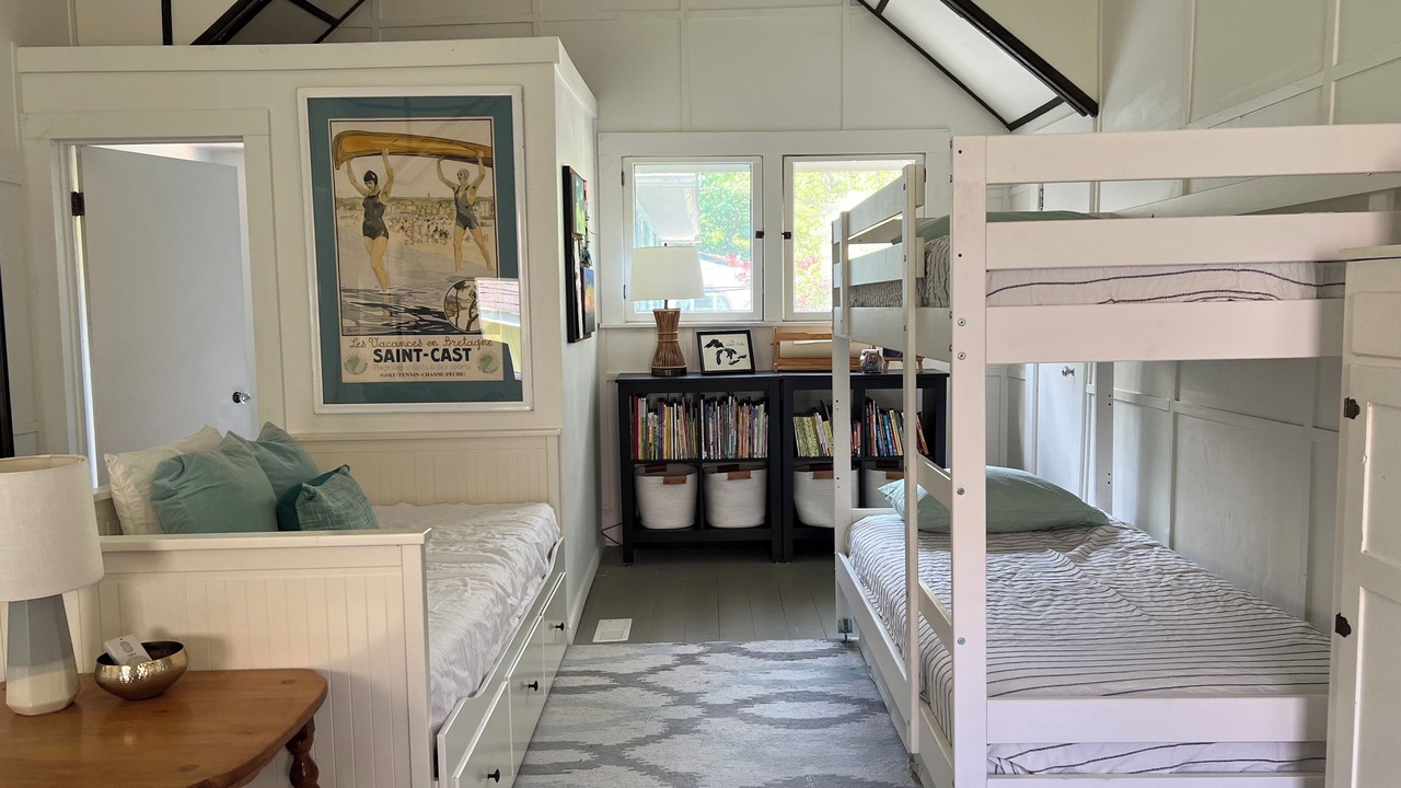 Photo of Bedroom in Lakeside