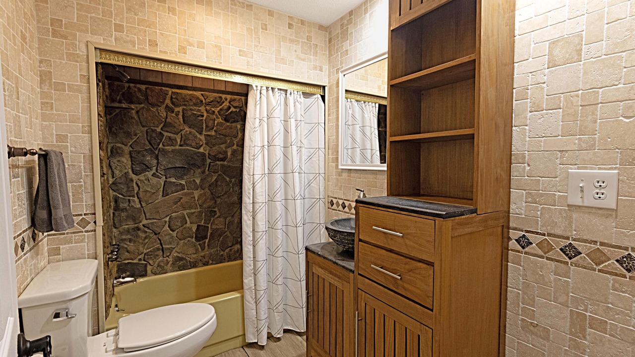 Photo of Bathroom in Snowshoe
