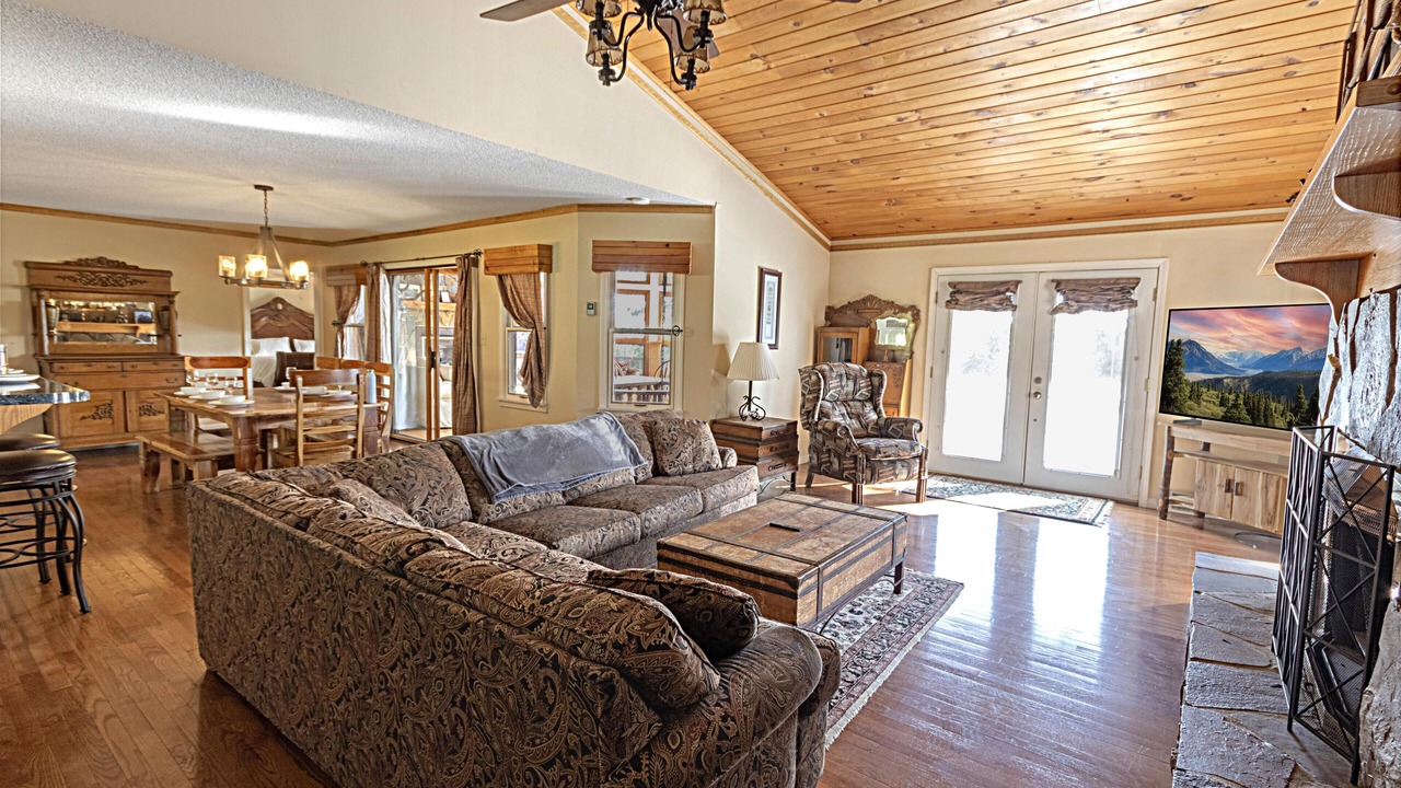 Photo of Livingroom in Snowshoe