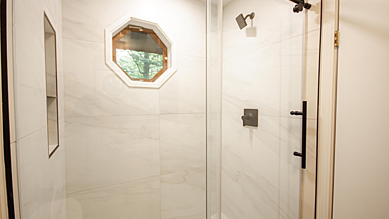 Photo of Bathroom in Snowshoe