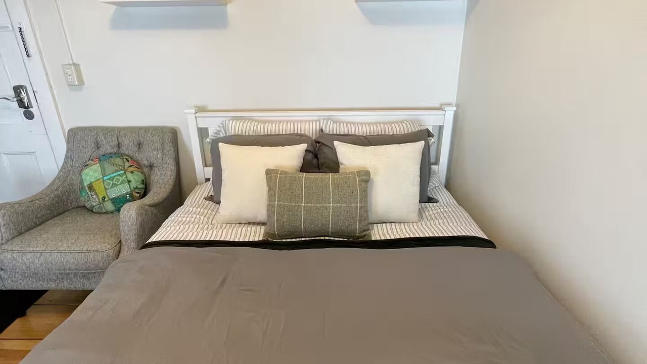 Photo of Bedroom in Old North End