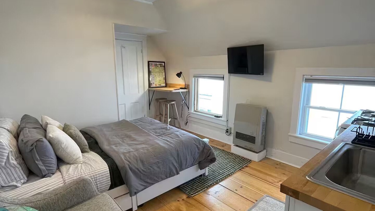 Photo of Bedroom in Old North End