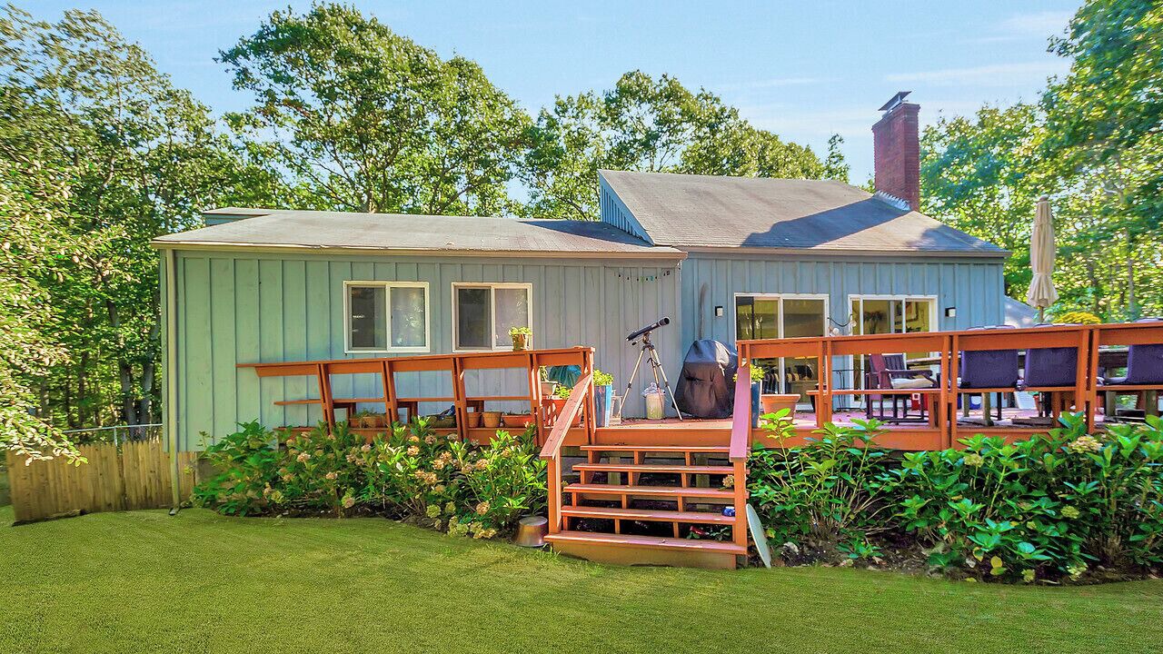 Photo of Patio Balcony in Hay Beach