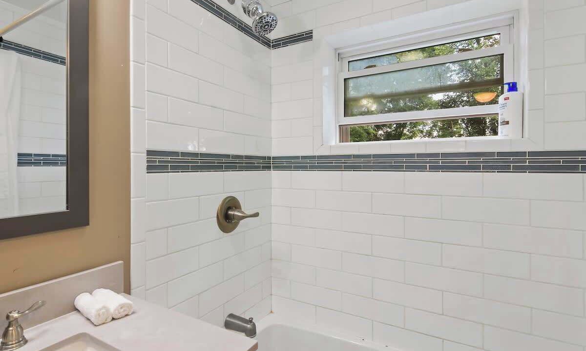 Photo of Bathroom in Port Crane
