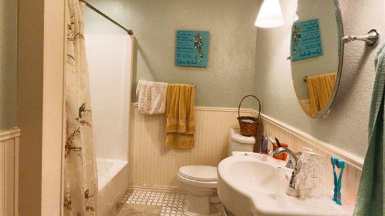 Photo of Bathroom in Dickinson