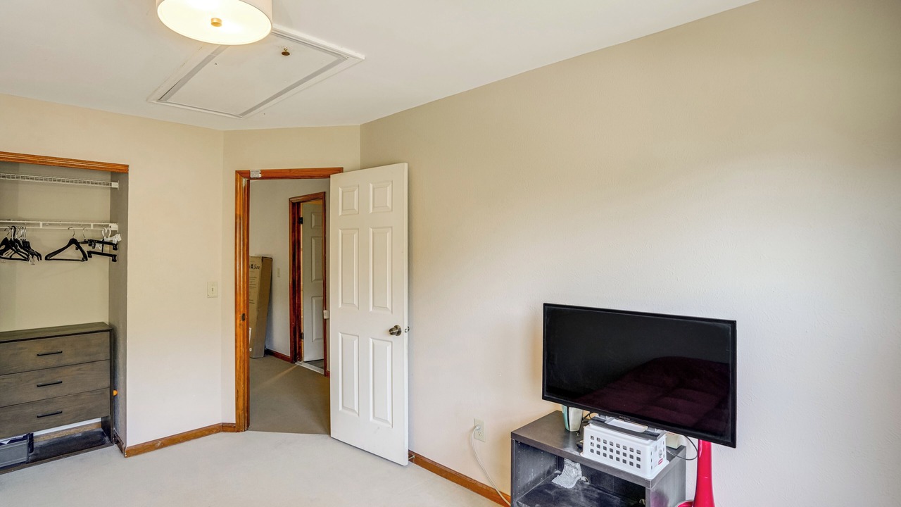 Photo of Livingroom in Guilderland Center