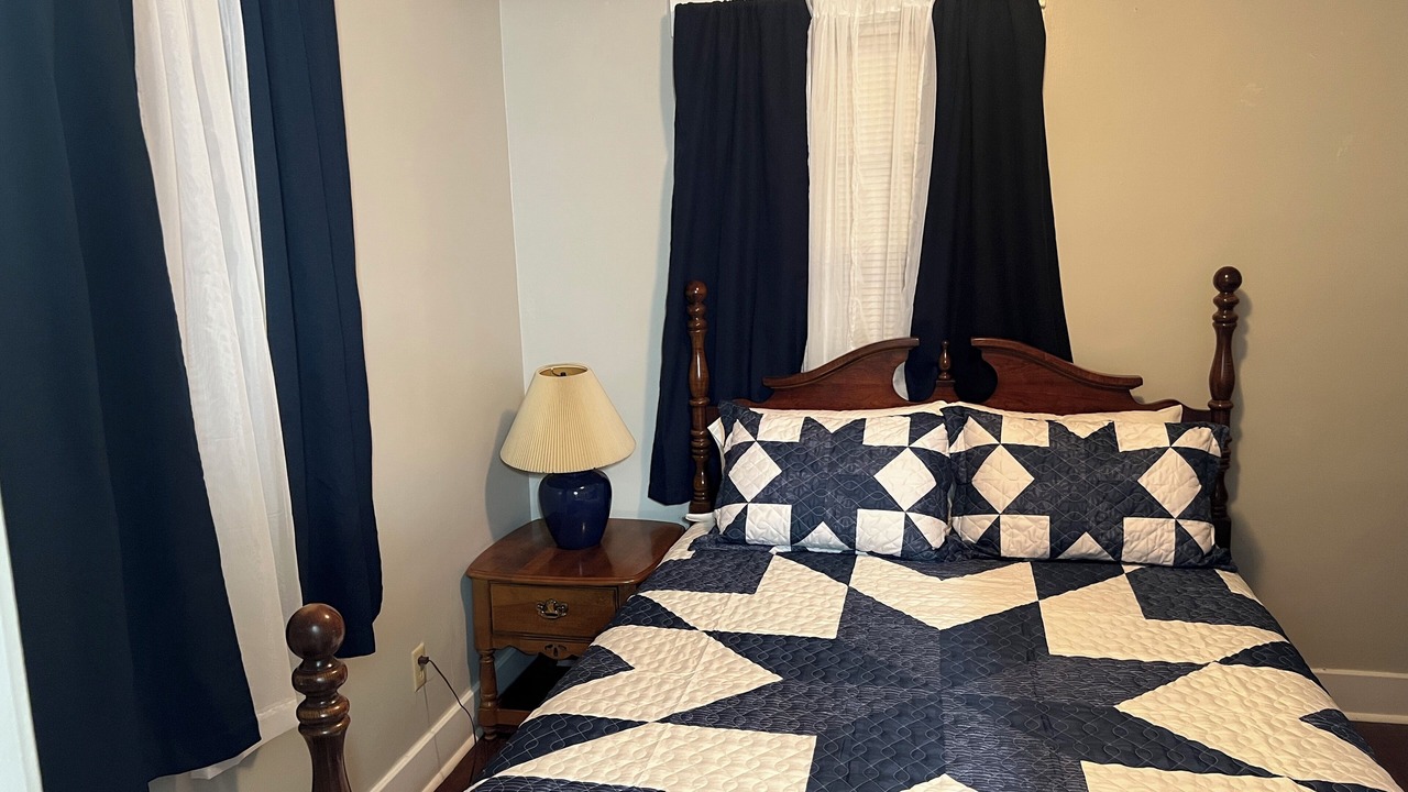 Photo of Bedroom in Mount Carbon