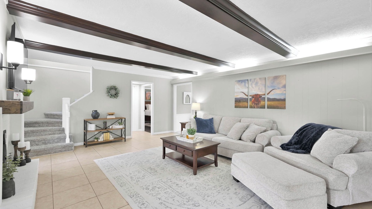 Photo of Livingroom in Spring