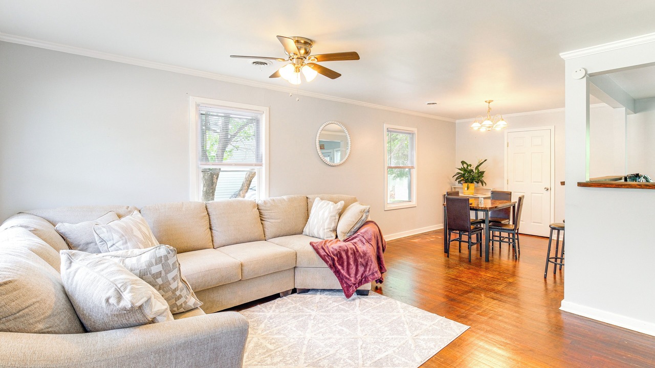 Photo of Livingroom in Hopewell