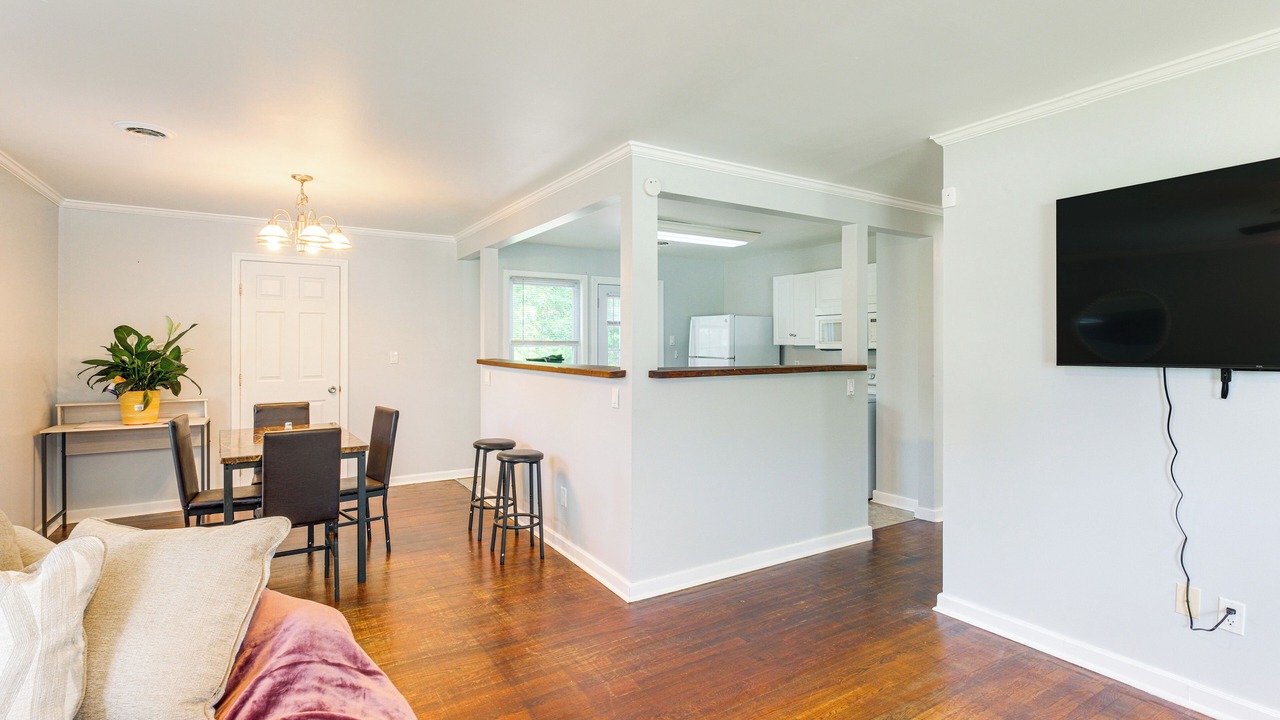 Photo of Livingroom in Hopewell