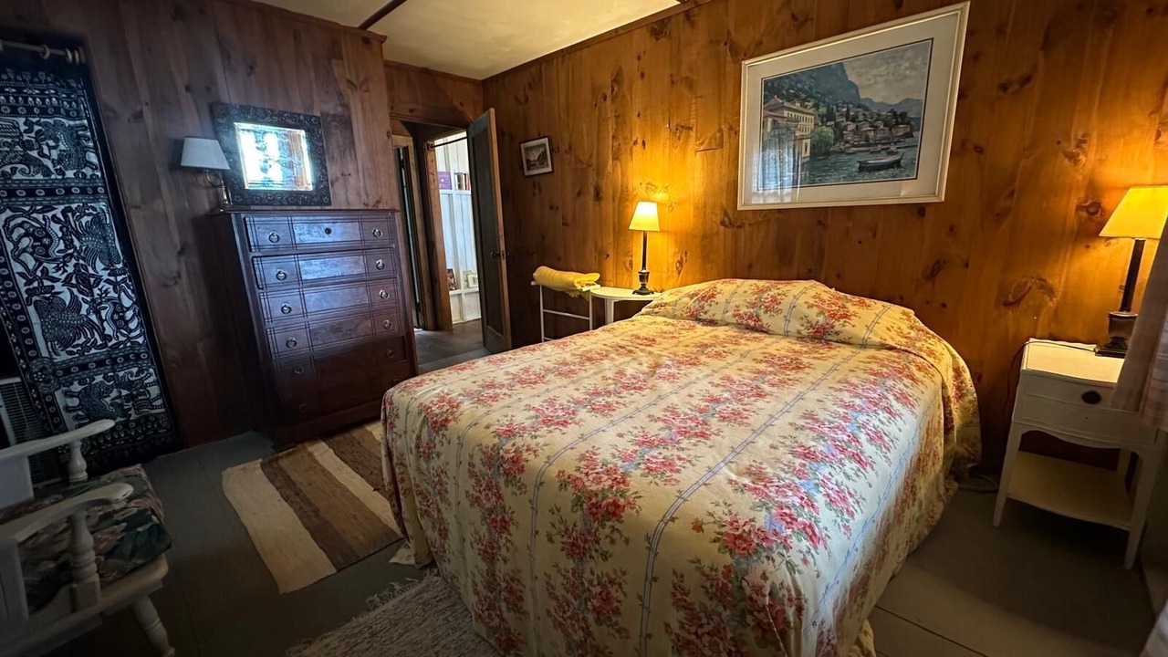 Photo of Bedroom in Sunapee